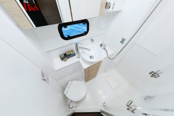 Image of Chimaera yacht #27