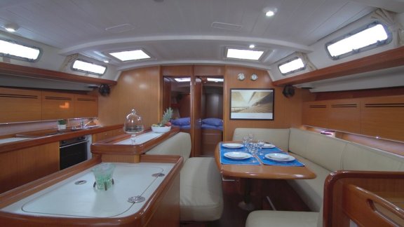 Image of Lucky Dice yacht #9