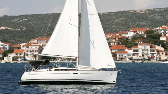 Image of LL Skyhawk yacht #5