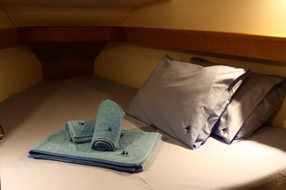 Image of Sail Mira yacht #17