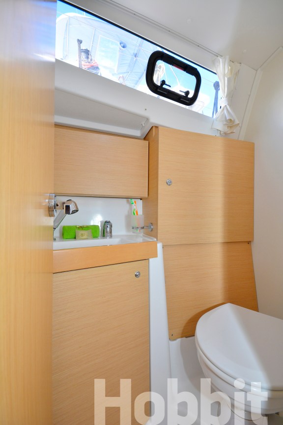 Image of Hobbit yacht #6