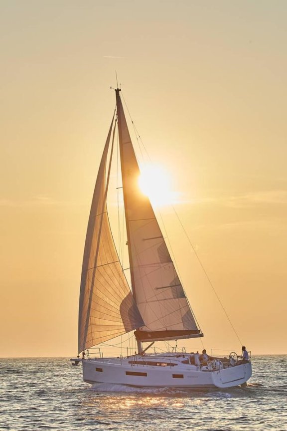 Image of Sea Breeze yacht #5