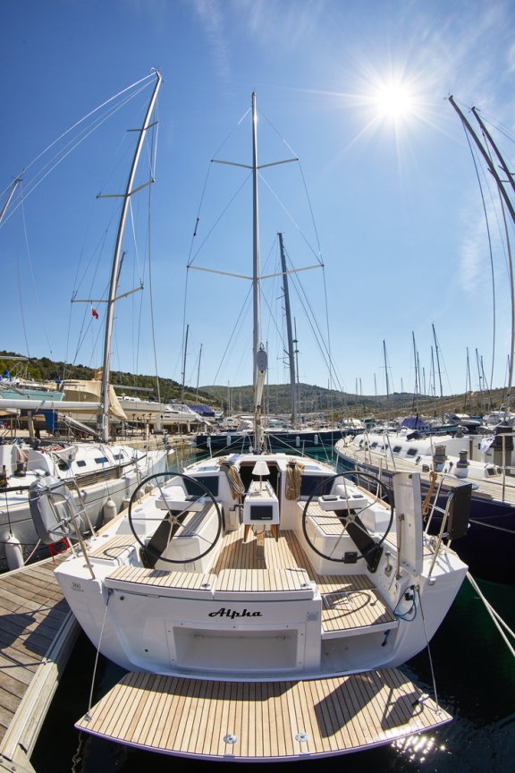 Image of Alpha yacht #3