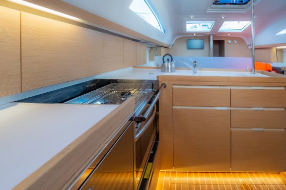 Image of Adelyna yacht #10