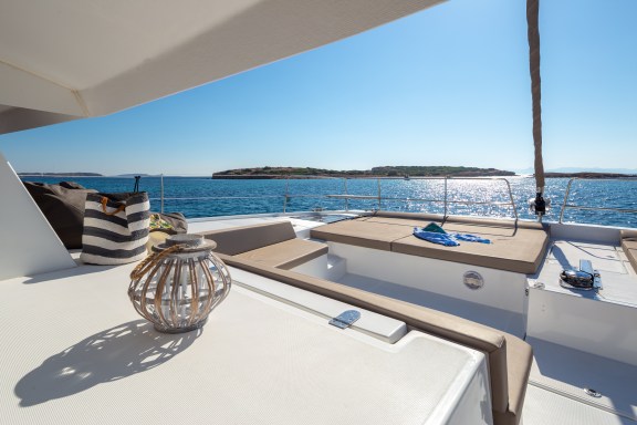 Image of License to Chill (crewed) yacht #4