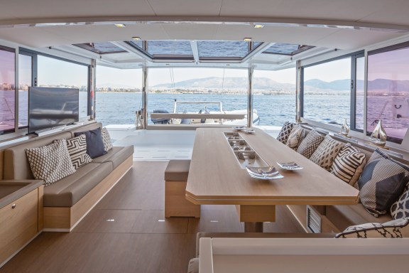 Image of License to Chill (crewed) yacht #7