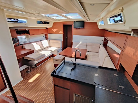 Image of Aura II yacht #5
