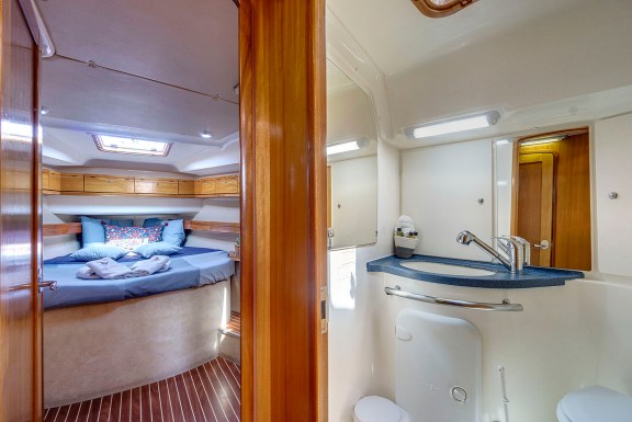 Image of La Louna yacht #24