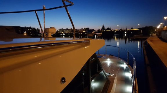 Image of Tofino yacht #2