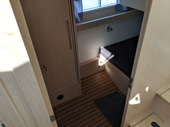 Image of Tofino yacht #14