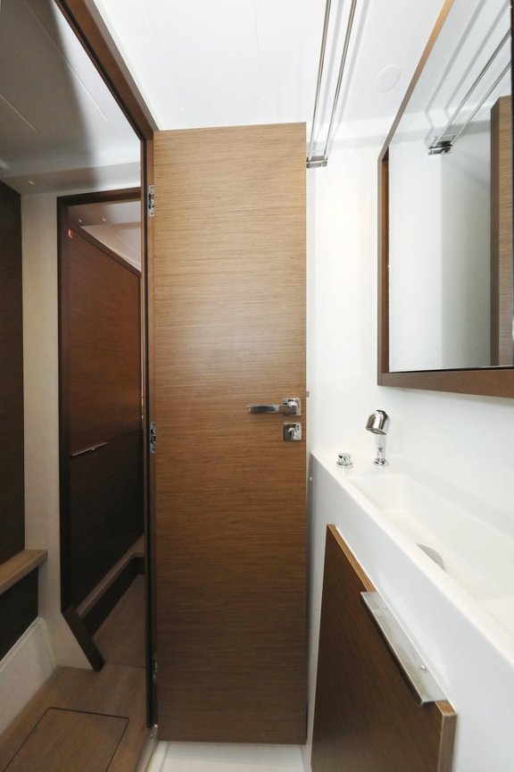 Image of Tom & Jerry yacht #25