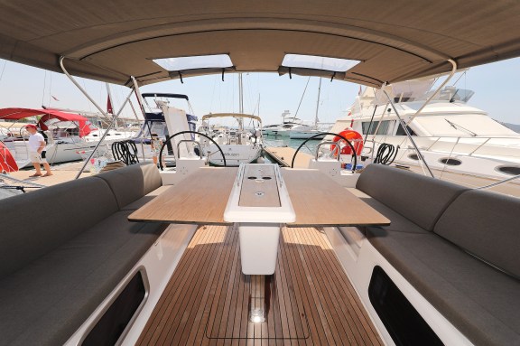 Image of Eltheole II yacht #5