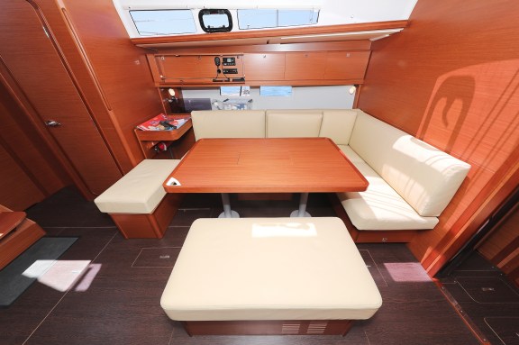 Image of Eltheole II yacht #11