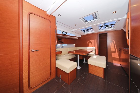 Image of Eltheole II yacht #12