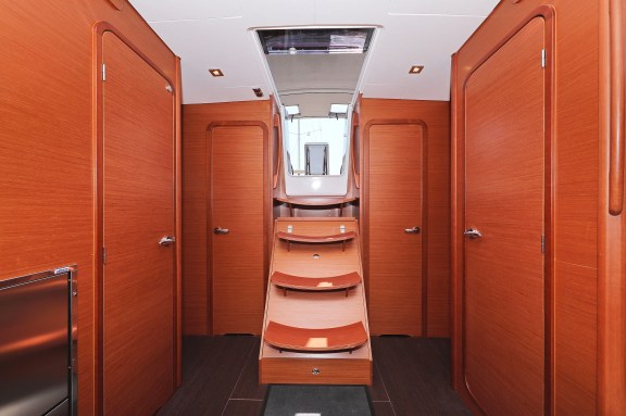 Image of Eltheole II yacht #17