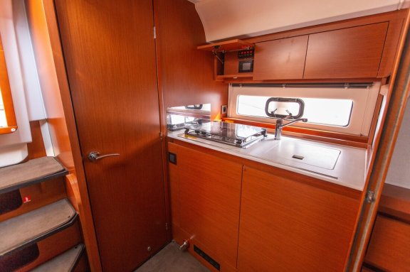 Image of Leader 36 yacht #12