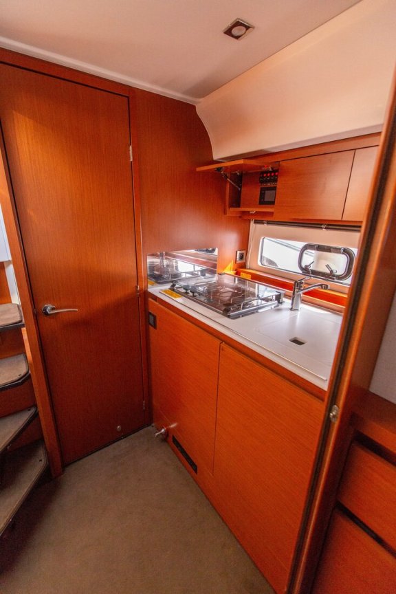 Image of Leader 36 yacht #13