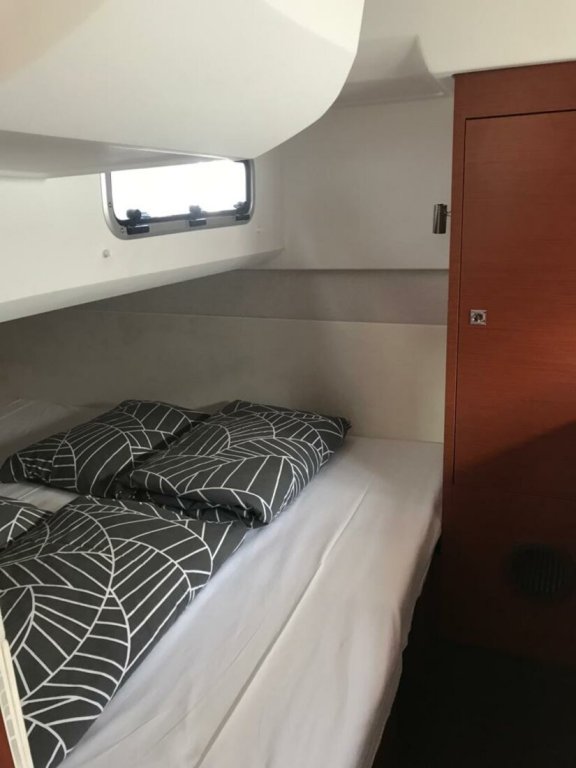 Image of Leader 36 yacht #15