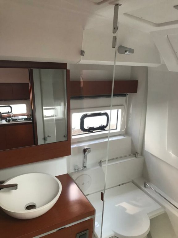 Image of Leader 36 yacht #16