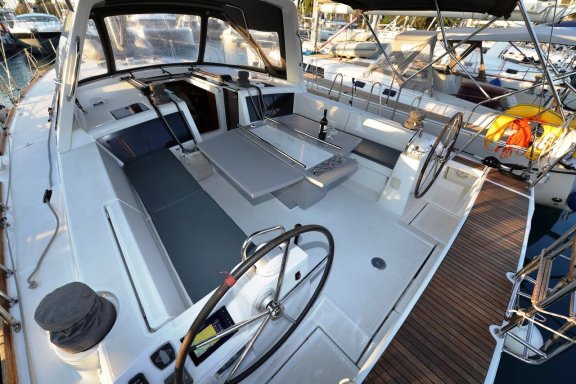 Image of Pherousa yacht #4