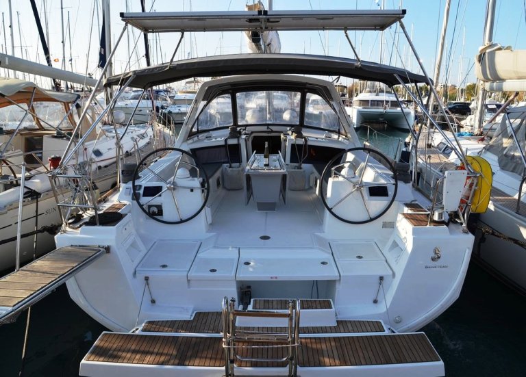 Image of Pherousa yacht #3