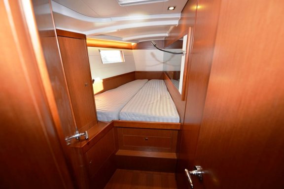 Image of Pherousa yacht #11