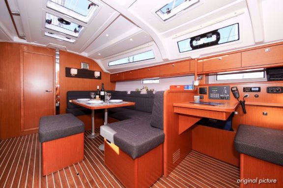 Image of Viviane II (12) yacht #5