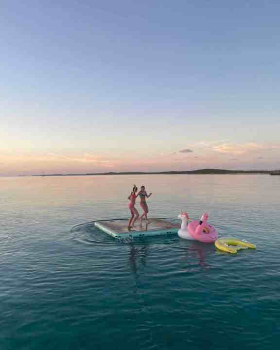 Catamaran Purely Blu floating mats