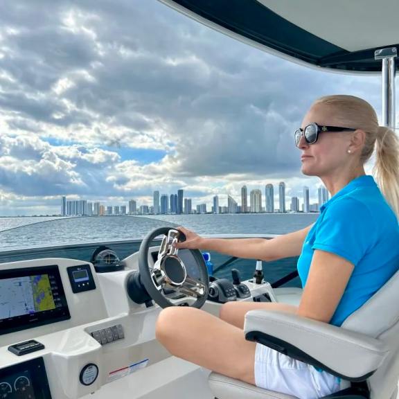 Yacht Charter Broker Lou Clark from AMWAX Prime Captain 2