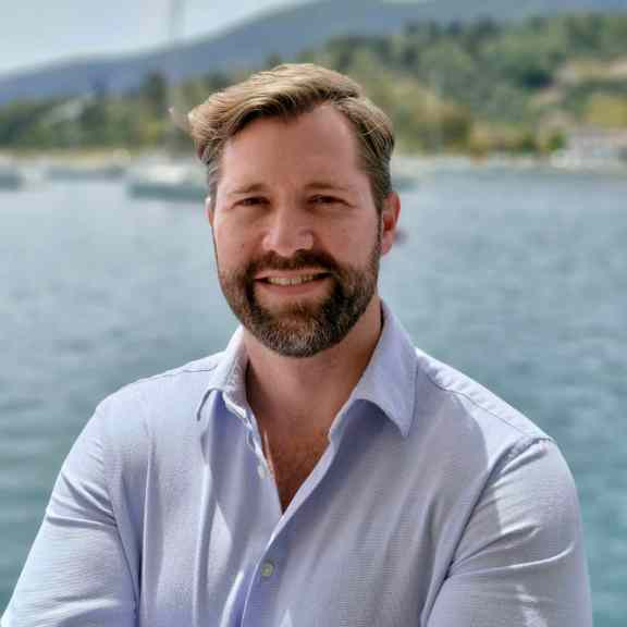 Peter Domschke yacht charter broker with AMWAX Prime