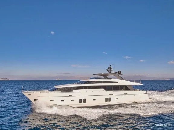 GOLDEN YACHT