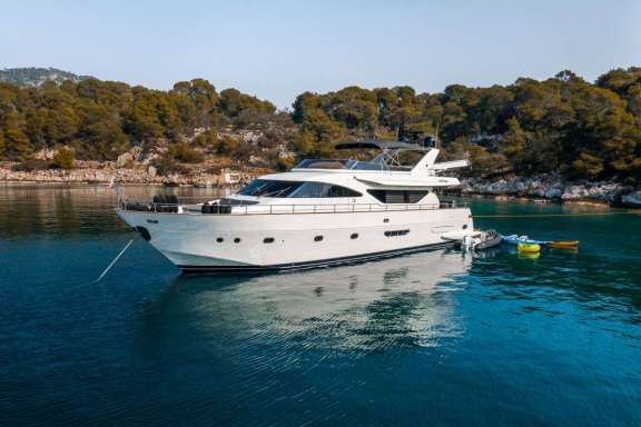 Image of SALTY yacht #17