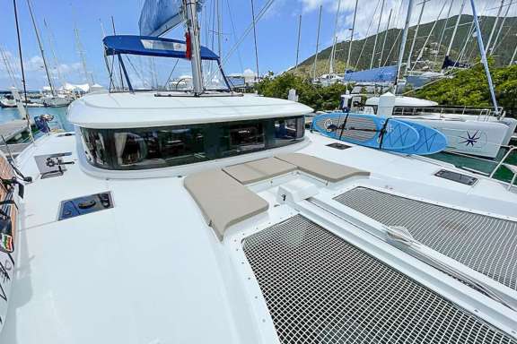 Image of OCEANS 8 yacht #3