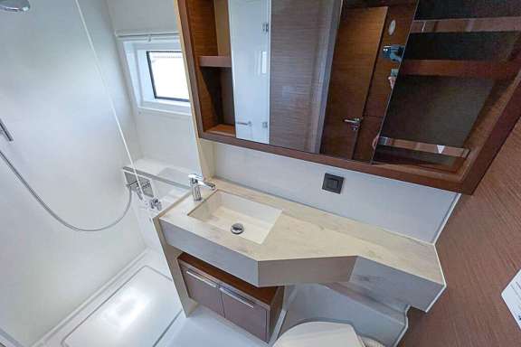 Image of OCEANS 8 yacht #7