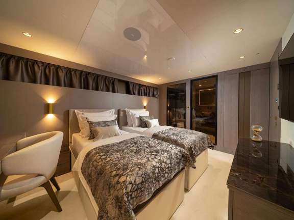 Image of Nocturno yacht #18