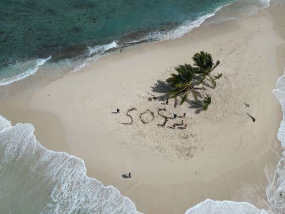 Group of Zingara guests stranded on Sandy spit :)
