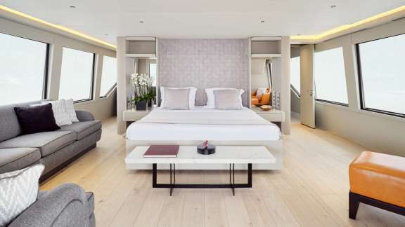 VIP Suite on upper deck (convertible to salon)