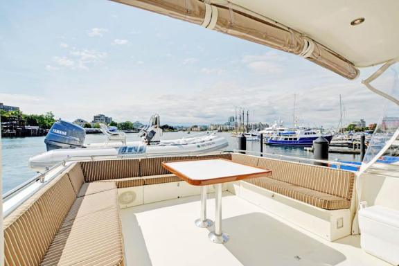 Flybridge Seating Area