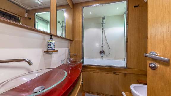 Master Cabin Bathroom