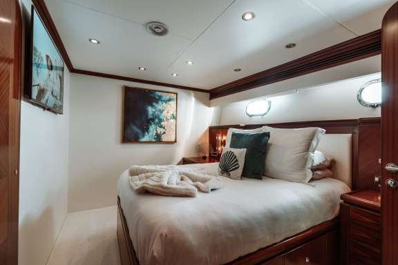 Guest Stateroom Queen 2