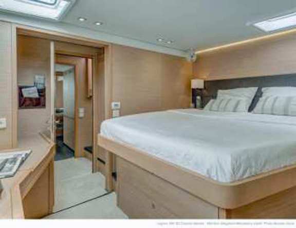 Starboard forward Queen Cabin