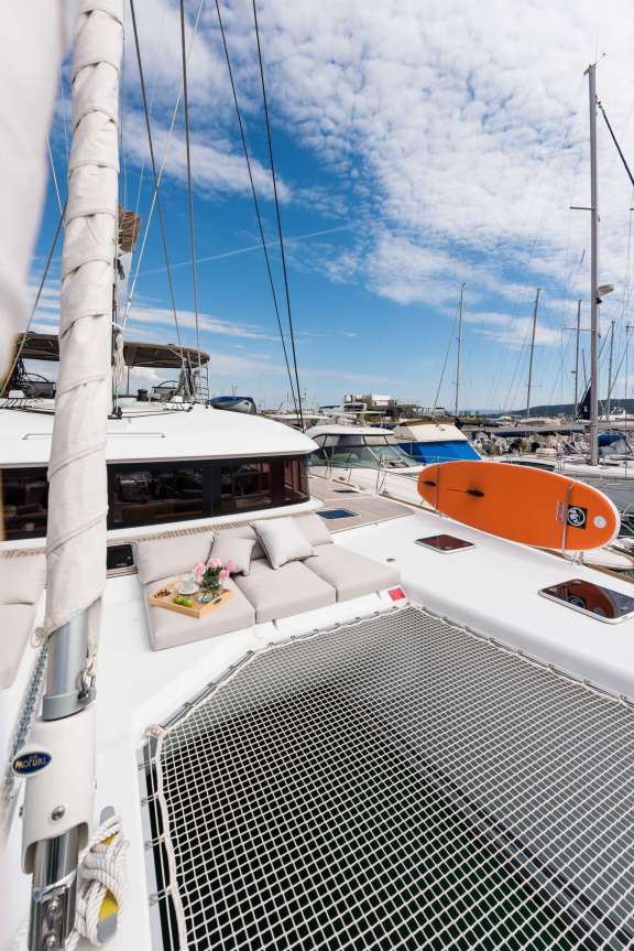 Image of OPAL (Lagoon 620) yacht #4