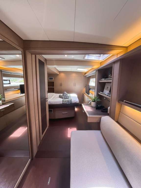 Primary cabin seating area