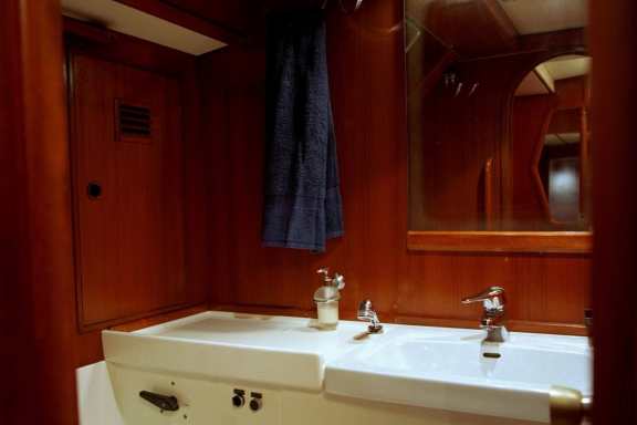 Master Cabin Bathroom