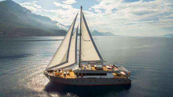 Image of Rara Avis yacht #10