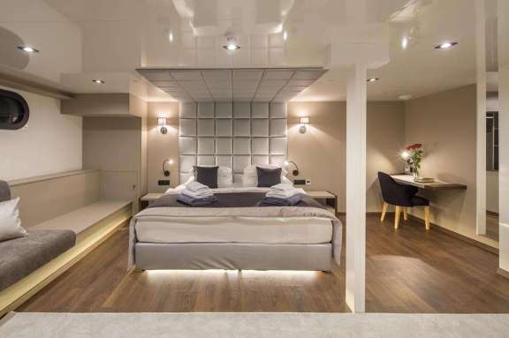 Image of Rara Avis yacht #14