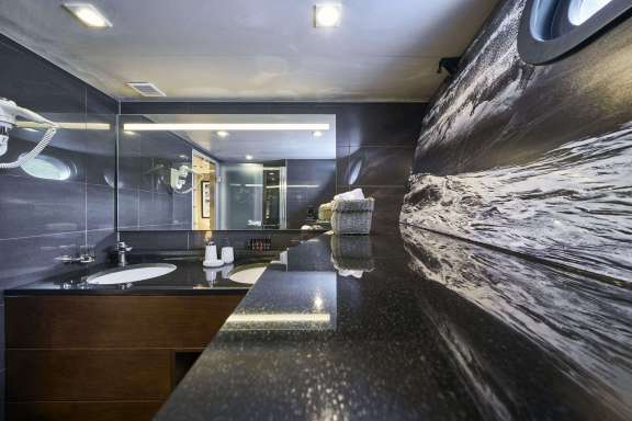 Image of Rara Avis yacht #8