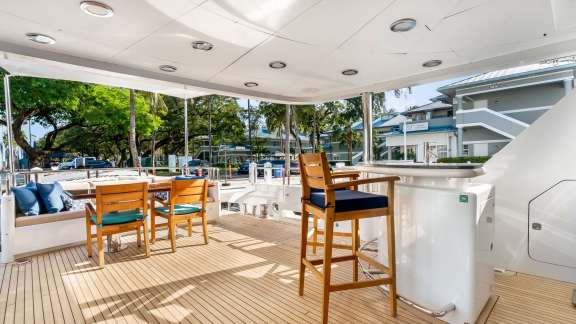 Aft deck and bar
