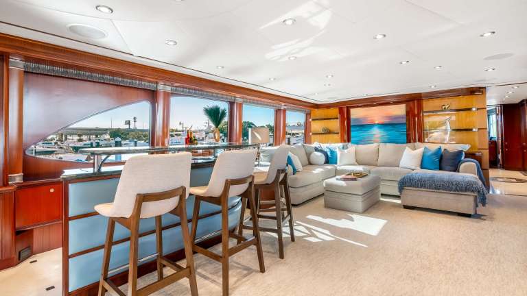 Upperdeck bar