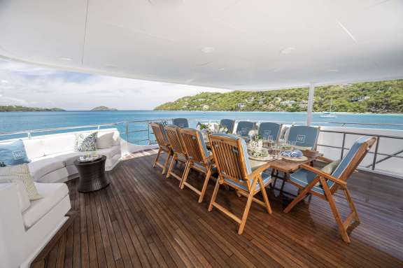 Skylounge Aft Dining